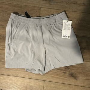 LULU LEMON Men's Pace Breaker Shorts (Grey) Size XL.